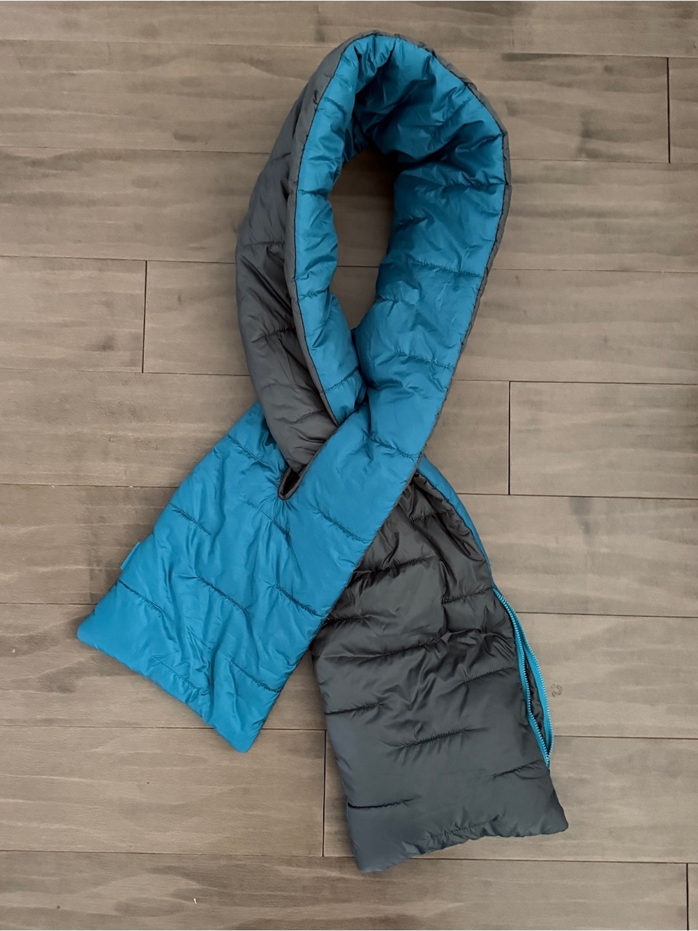 FWD Packable Puffy Scarf
